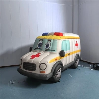 Crtani model ambulantnog vozila na napuhavanje